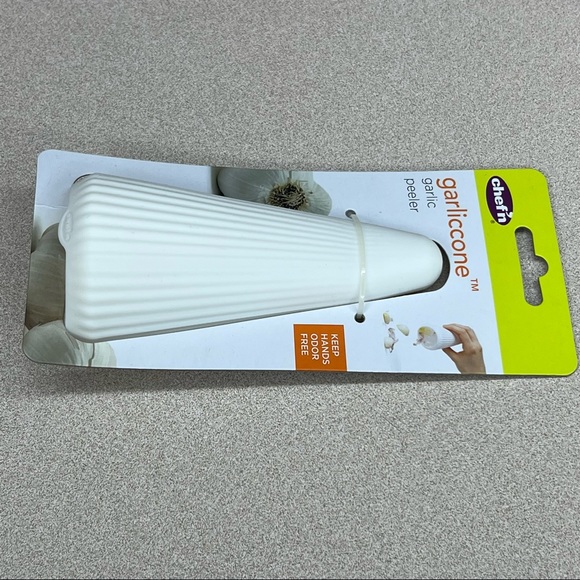 Chef'n GarlicCone Garlic Peeler - Picture 8 of 14
